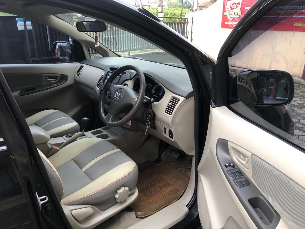 2011 Toyota Kijang Innova 2011 Toyota Kijang Innova