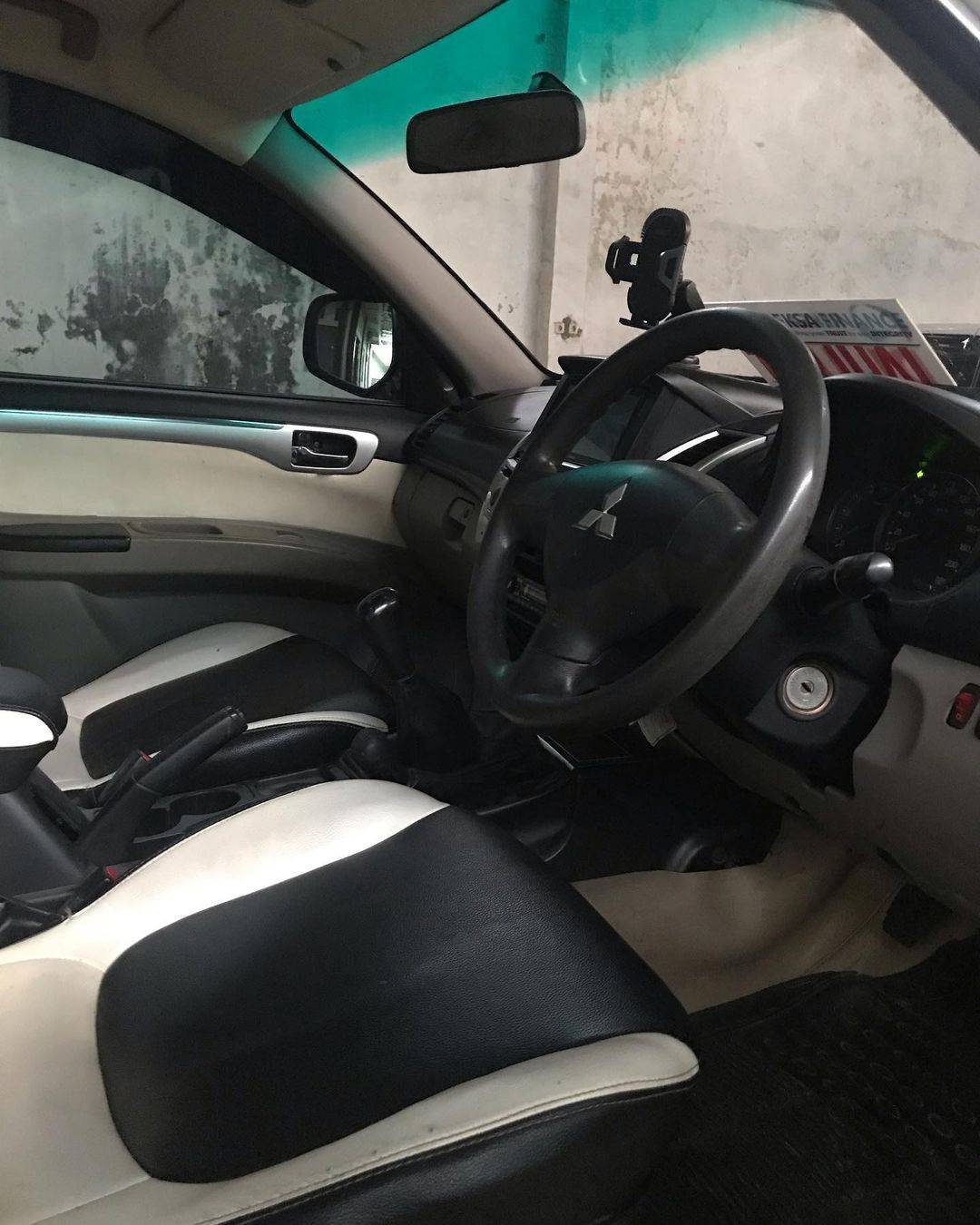 2012 Mitsubishi Pajero Sport 2012 Mitsubishi Pajero Sport