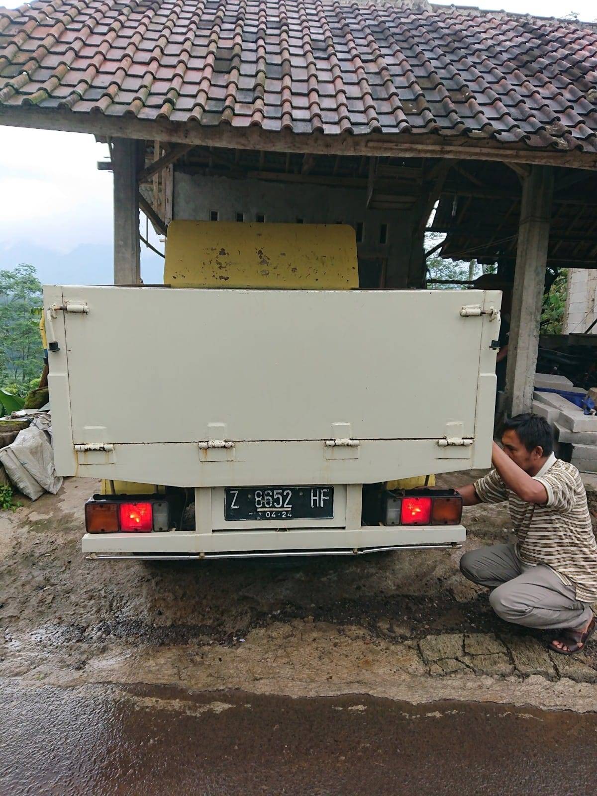 Dijual 2004 Mitsubishi Colt L 300 SOLAR 2 5 PU FD L 300 SOLAR 2 5 PU FD Bekas
