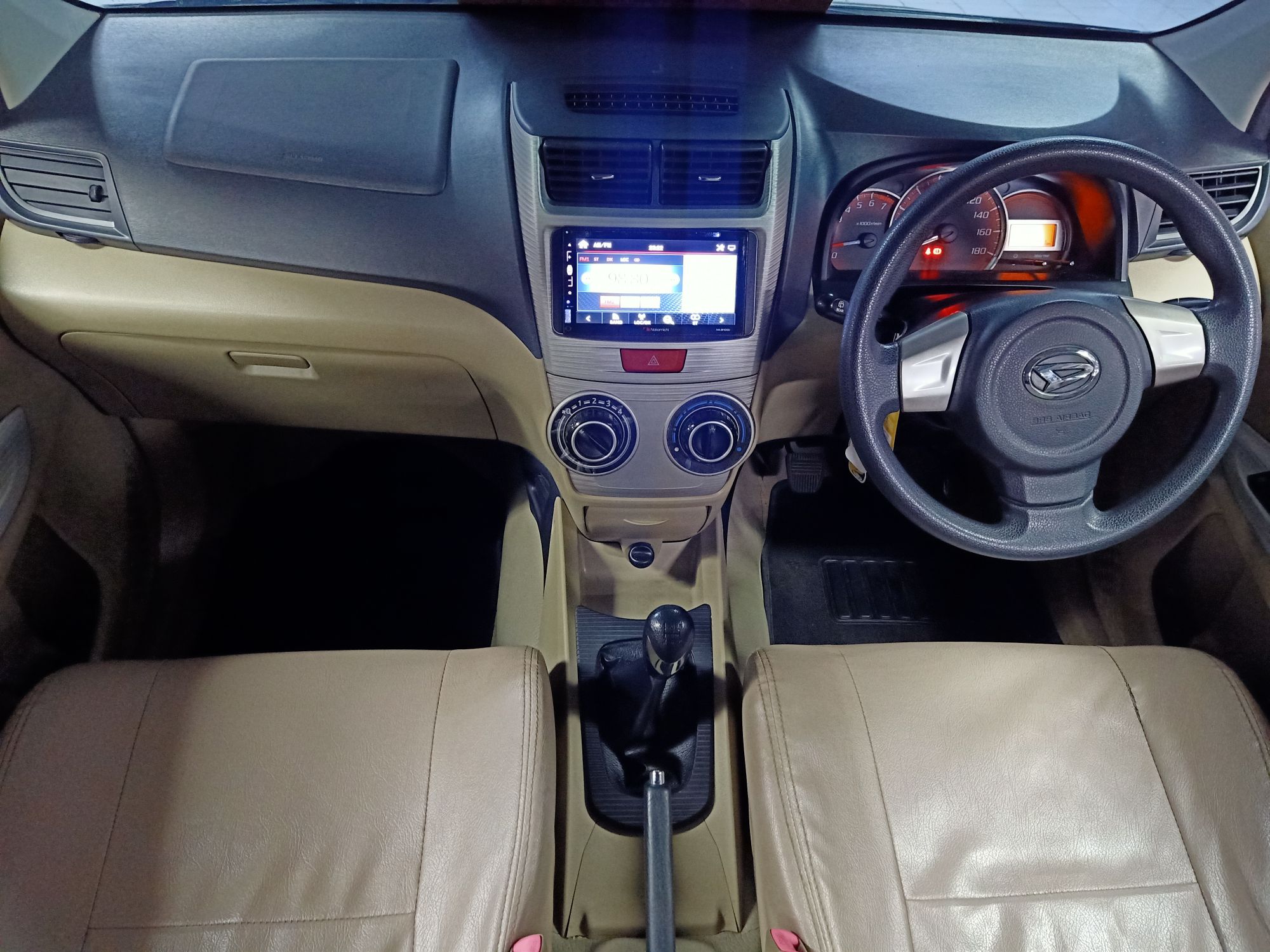 2014 Daihatsu Xenia 2014 Daihatsu Xenia
