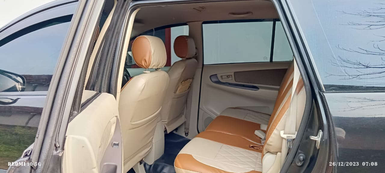 2014 Toyota Kijang Innova 2.5 G MT DIESEL 2014 Toyota Kijang Innova 2.5 G MT DIESEL