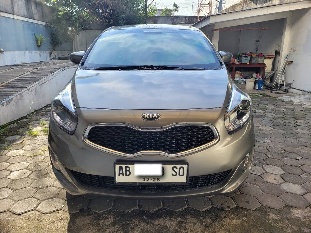 Second Hand 2013 Kia Carens LX A/T