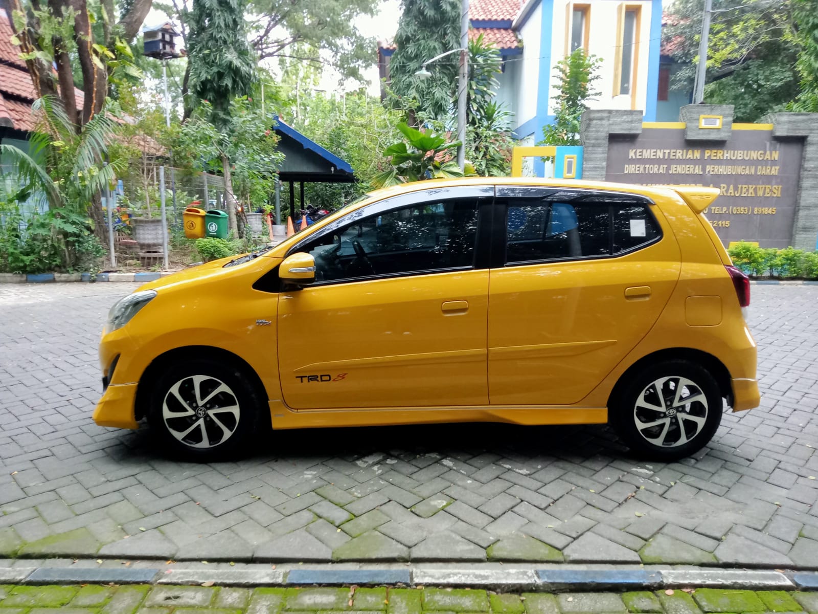 2017 Toyota Agya  1.2 TRD MT TRD 2017 Toyota Agya  1.2 TRD MT TRD