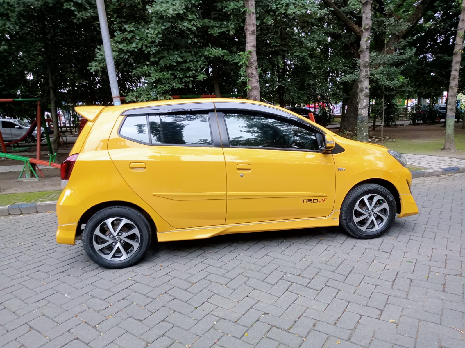 2017 Toyota Agya  1.2 TRD MT TRD 2017 Toyota Agya  1.2 TRD MT TRD