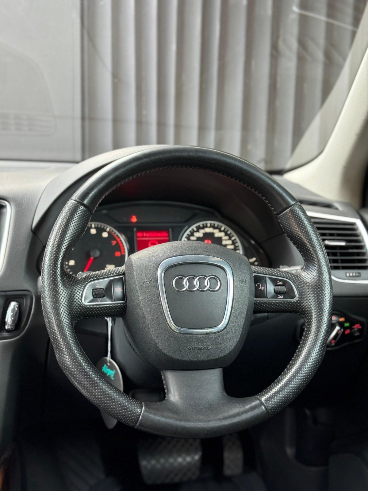 2011 Audi Q5  2.0 TFSI 2011 Audi Q5  2.0 TFSI