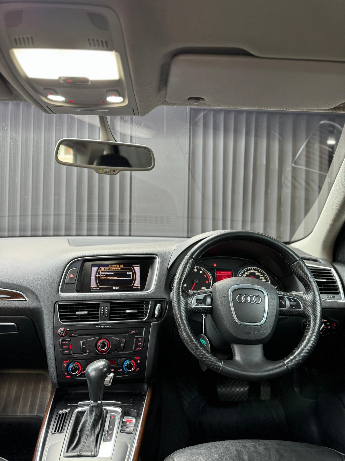 2011 Audi Q5  2.0 TFSI 2011 Audi Q5  2.0 TFSI