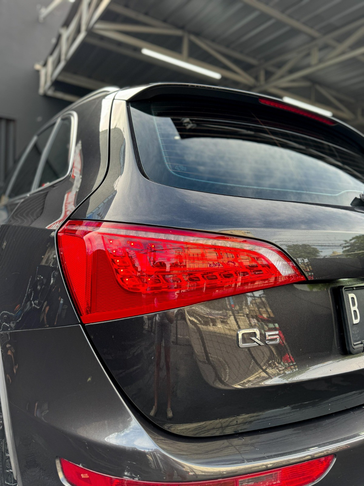 2011 Audi Q5  2.0 TFSI 2011 Audi Q5  2.0 TFSI