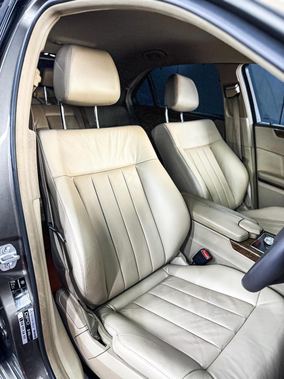 2011 Mercedes Benz E-Class  E 300 Elegance 2011 Mercedes Benz E-Class  E 300 Elegance