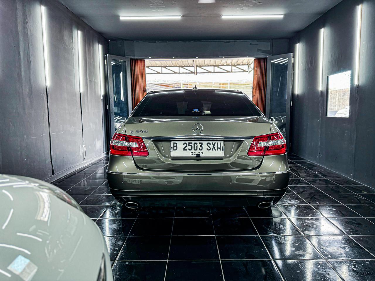 2011 Mercedes Benz E-Class  E 300 Elegance 2011 Mercedes Benz E-Class  E 300 Elegance