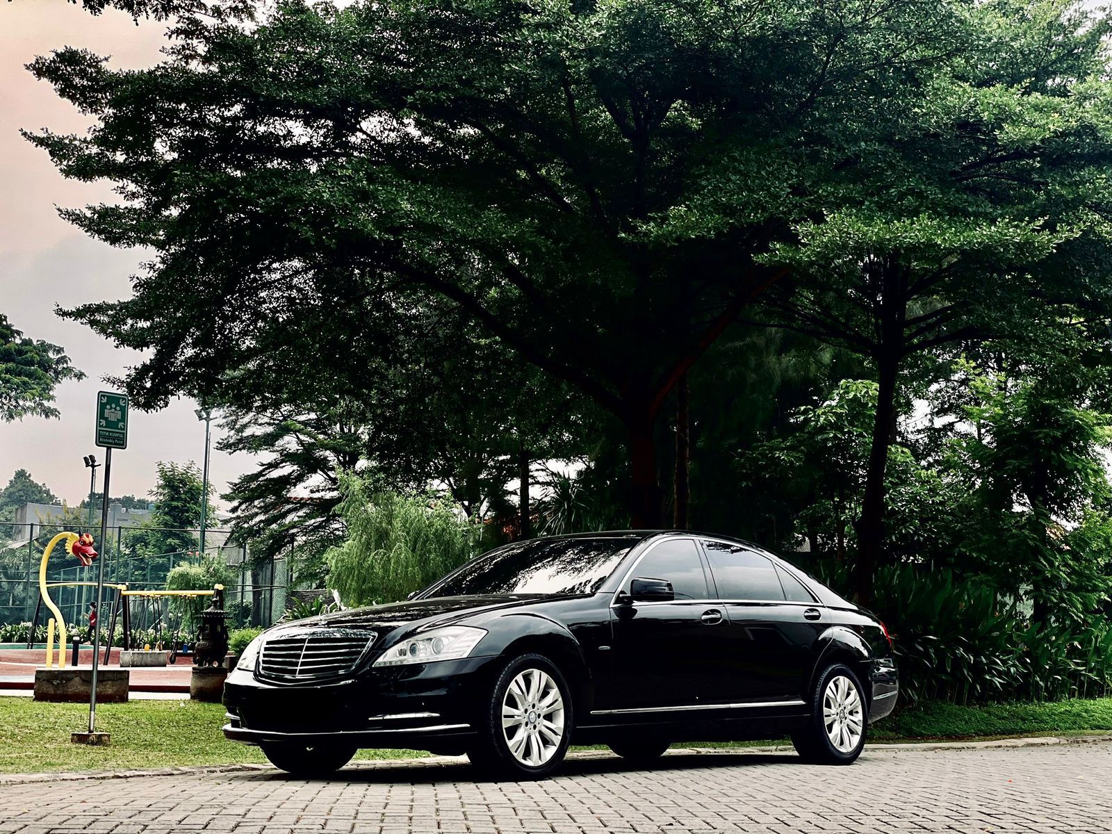 2010 Mercedes Benz S-Class 2010 Mercedes Benz S-Class