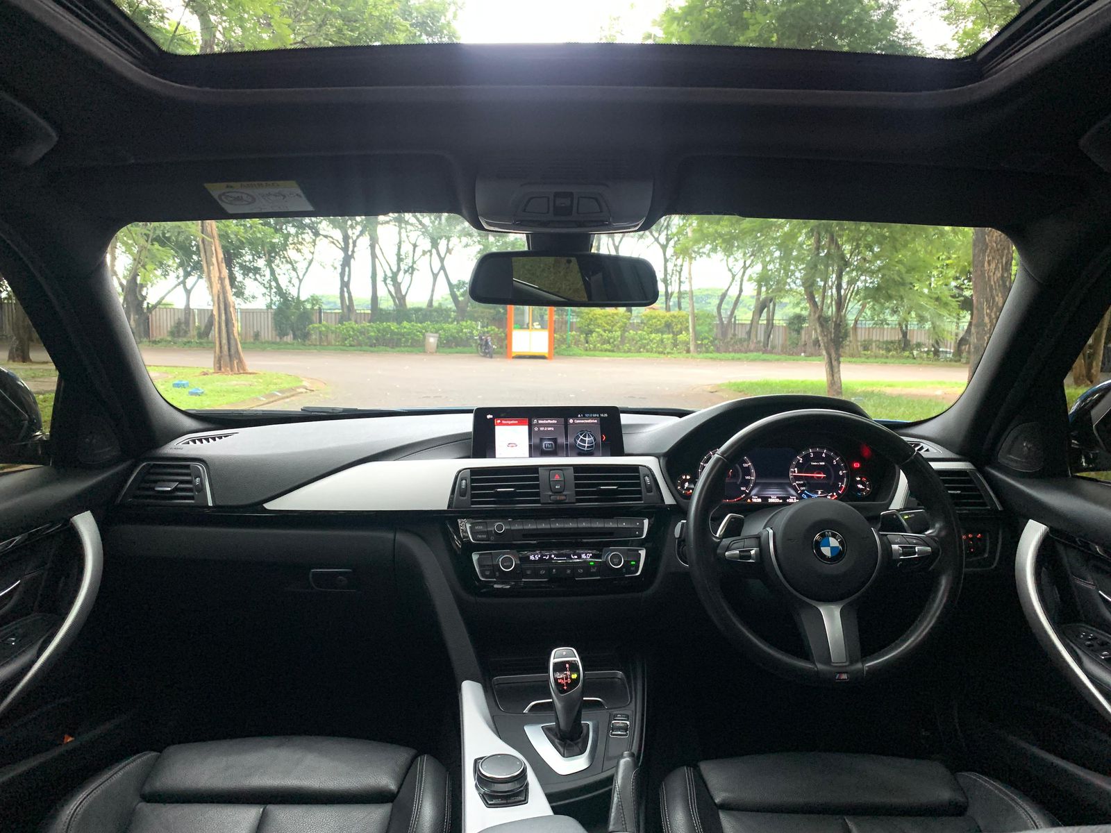 2019 BMW 3 Series Sedan 330i M Sport 2019 BMW 3 Series Sedan 330i M Sport