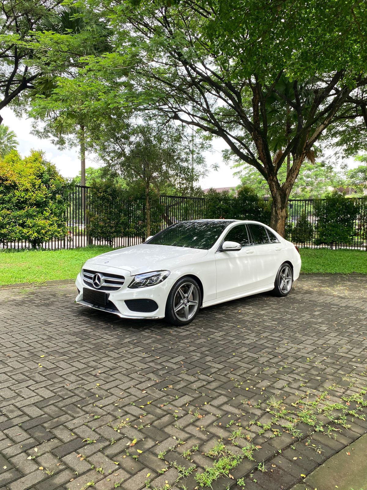 2016 Mercedes Benz C-Class Sedan 2016 Mercedes Benz C-Class Sedan