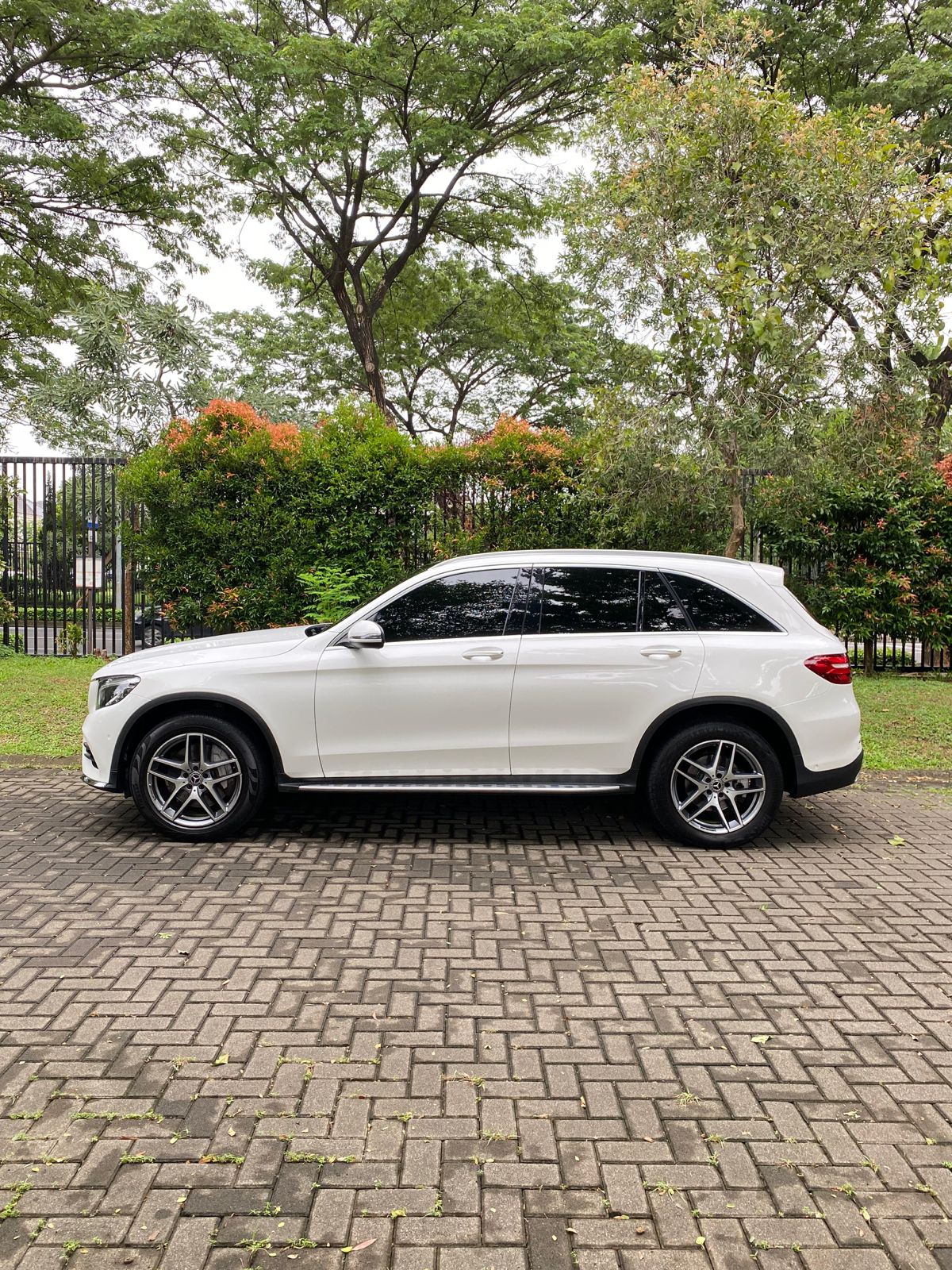 2018 Mercedes Benz GLC-Class 200 AMG Line 2018 Mercedes Benz GLC-Class 200 AMG Line