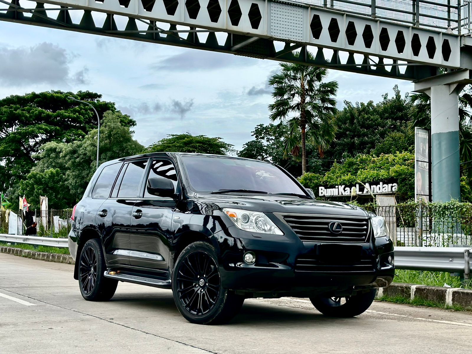 2009 Lexus LX 570 LUX AT 2009 Lexus LX 570 LUX AT