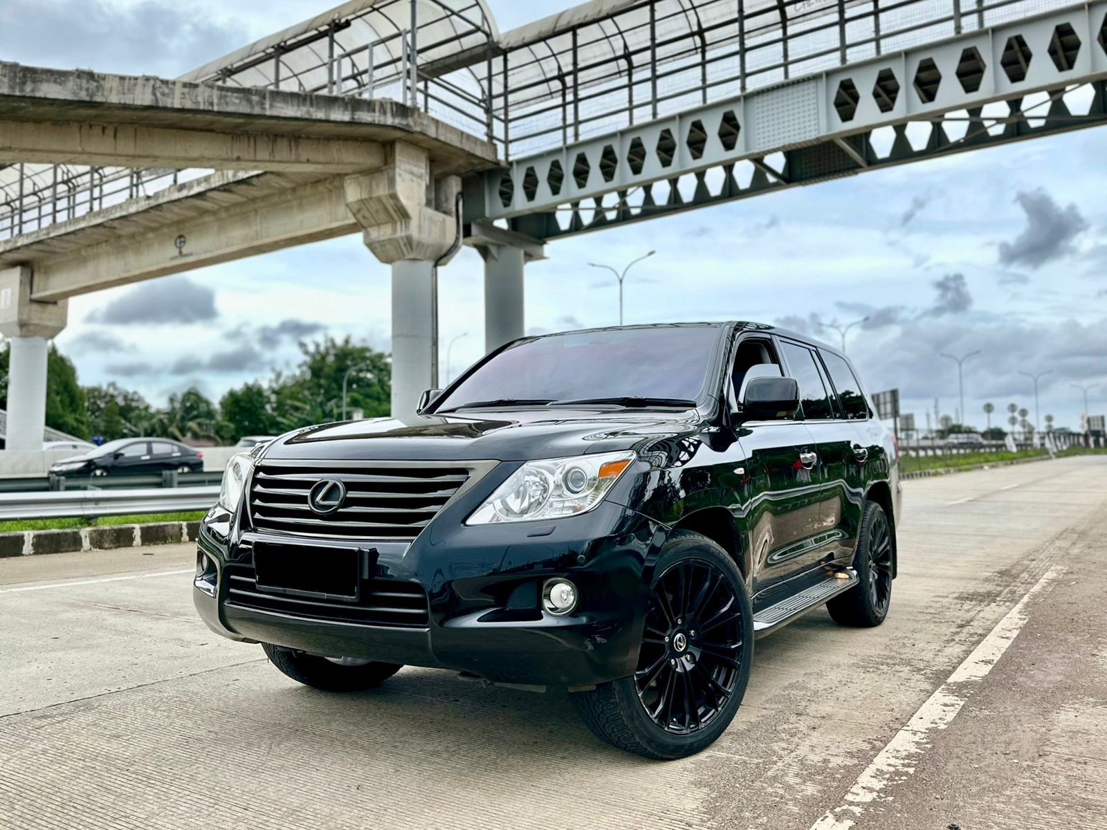2009 Lexus LX 570 LUX AT 2009 Lexus LX 570 LUX AT