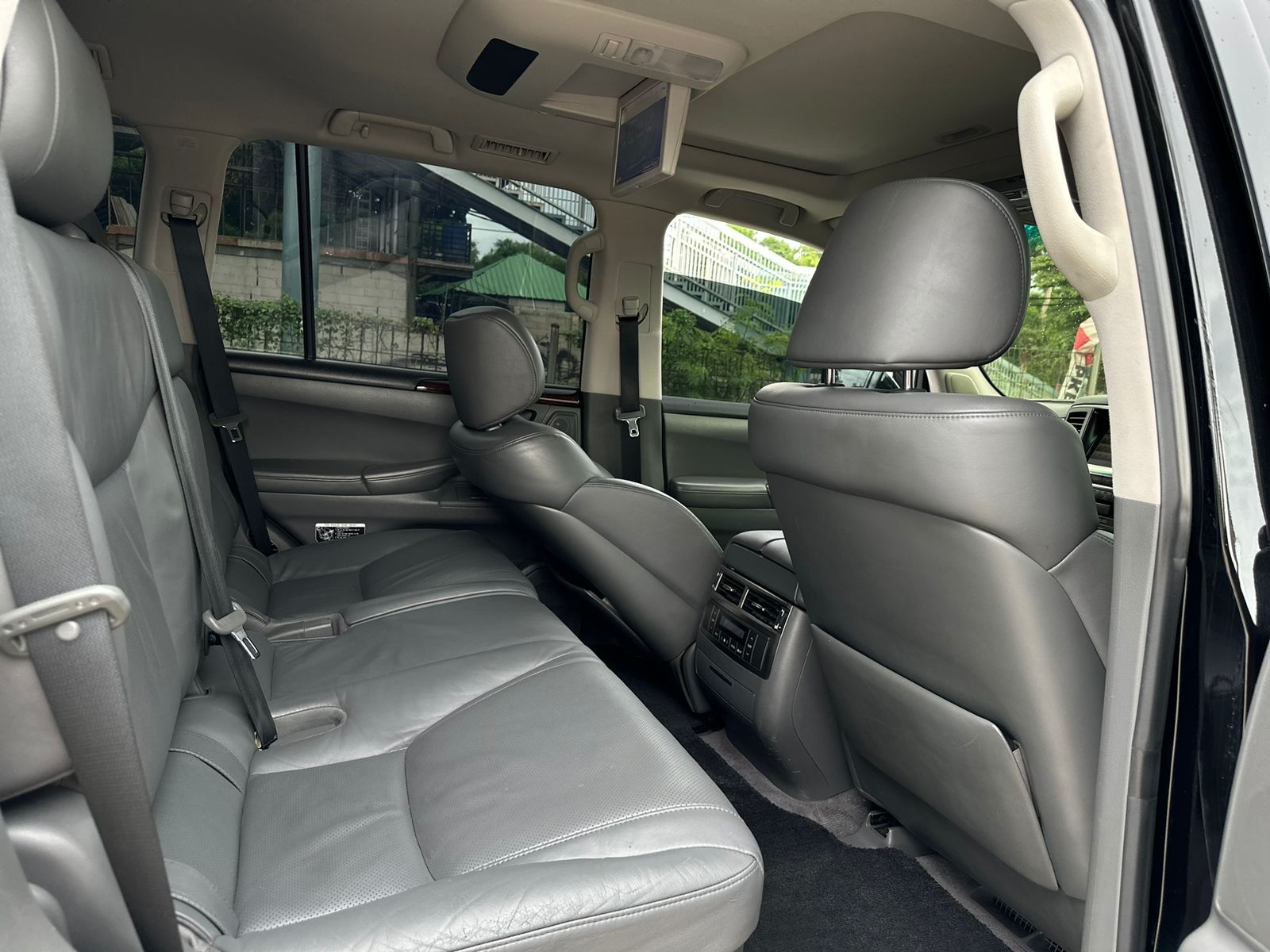 2009 Lexus LX 570 LUX AT 2009 Lexus LX 570 LUX AT