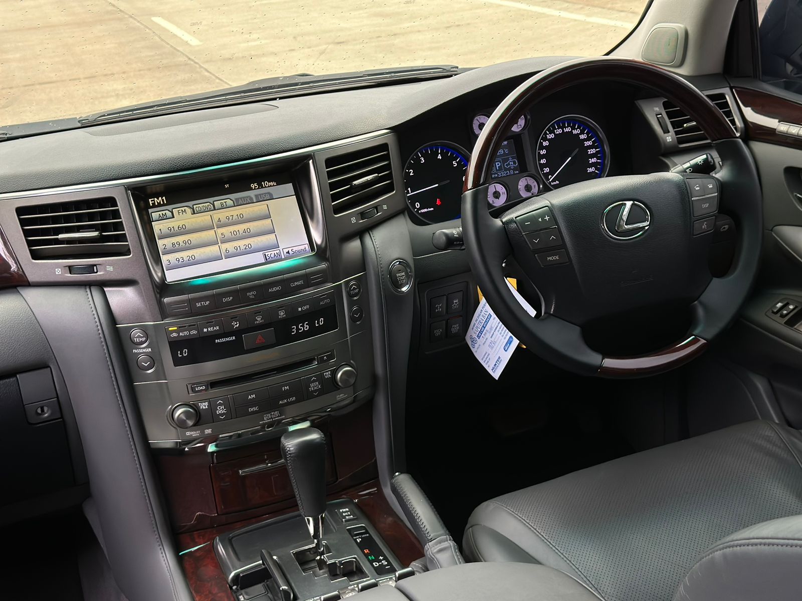 2009 Lexus LX 570 LUX AT 2009 Lexus LX 570 LUX AT