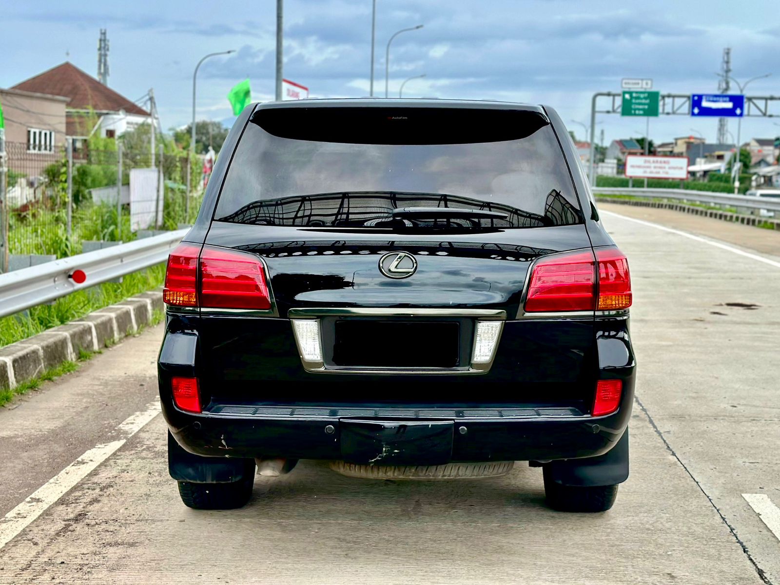 2009 Lexus LX 570 LUX AT 2009 Lexus LX 570 LUX AT