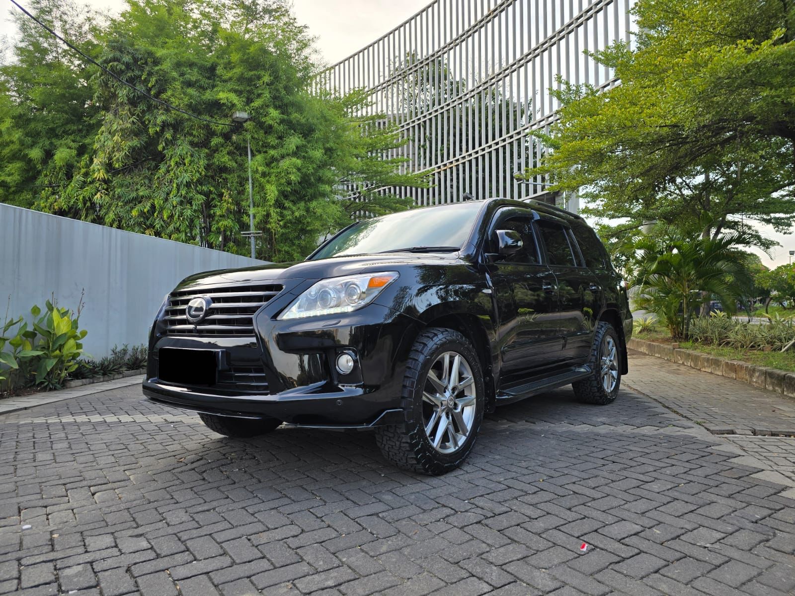 2011 Lexus LX 570 2011 Lexus LX 570