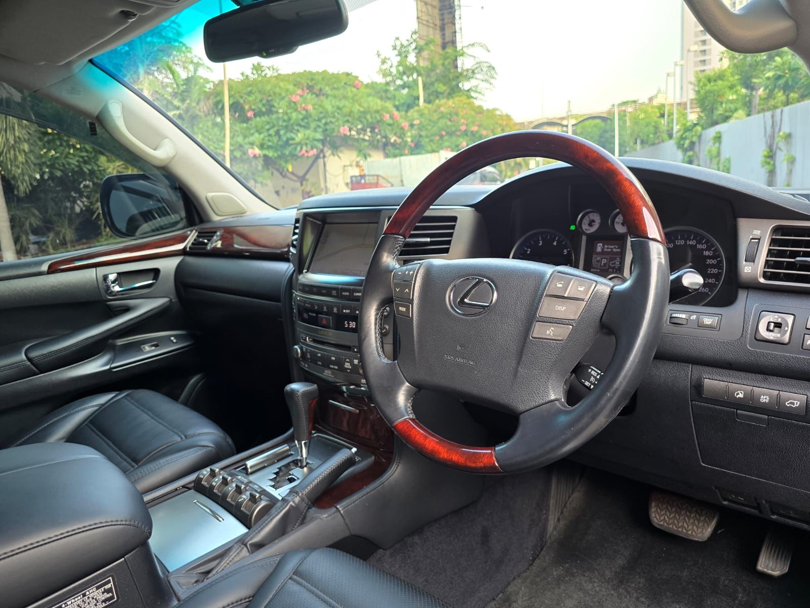 2011 Lexus LX 570 2011 Lexus LX 570