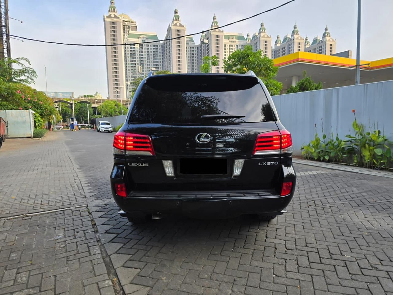 2011 Lexus LX 570 2011 Lexus LX 570