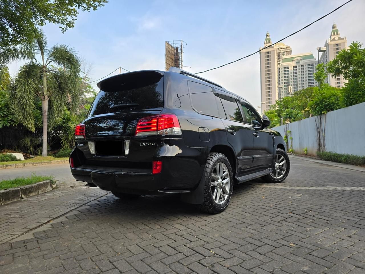 2011 Lexus LX 570 2011 Lexus LX 570
