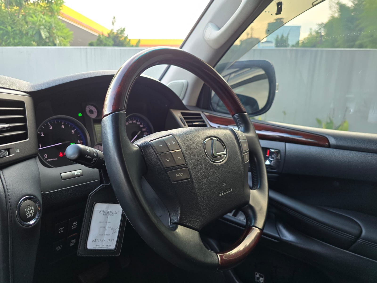 2011 Lexus LX 570 2011 Lexus LX 570
