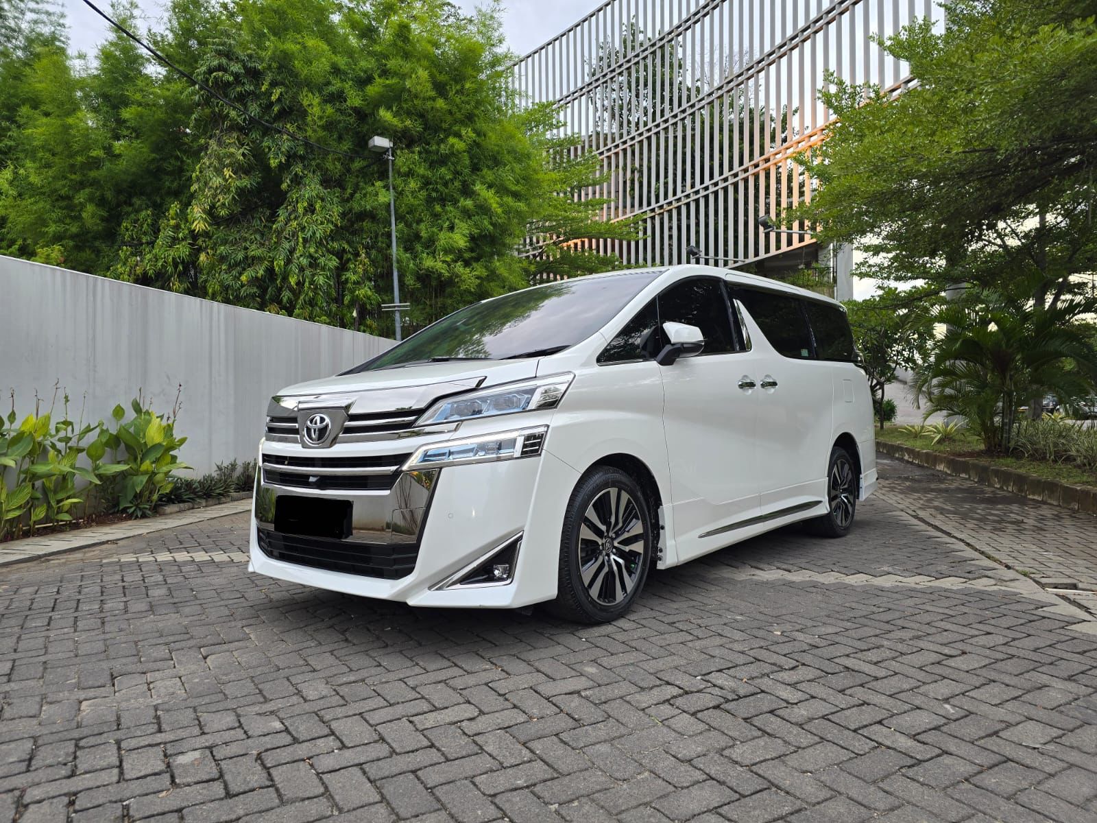 Second Hand 2019 Toyota Vellfire 2.5 G A/T Second Hand 2019 Toyota Vellfire 2.5 G A/T