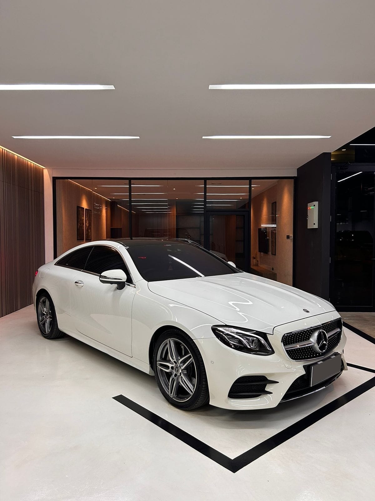 2019 Mercedes Benz E-Class  E 300 Coupe AMG Line 2019 Mercedes Benz E-Class  E 300 Coupe AMG Line
