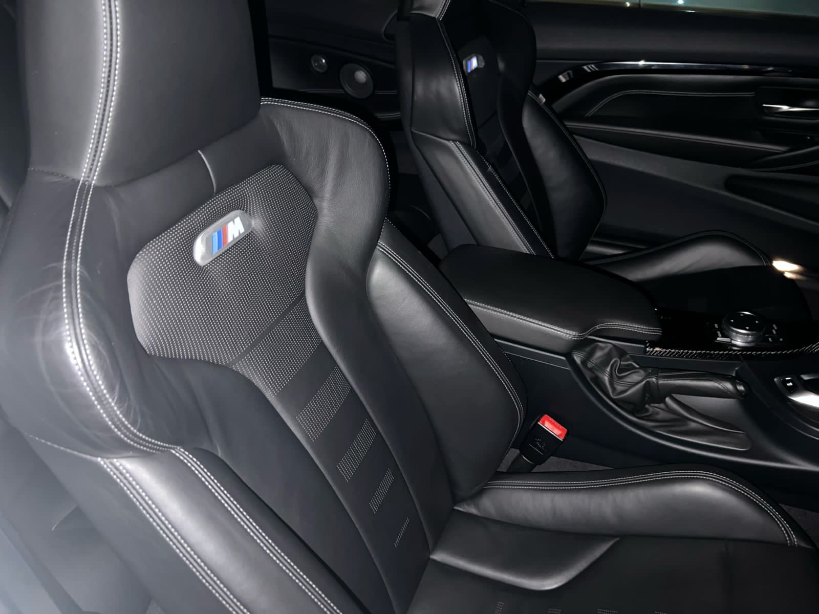 2015 BMW M4 Coupe  3.0 L AT 2015 BMW M4 Coupe  3.0 L AT