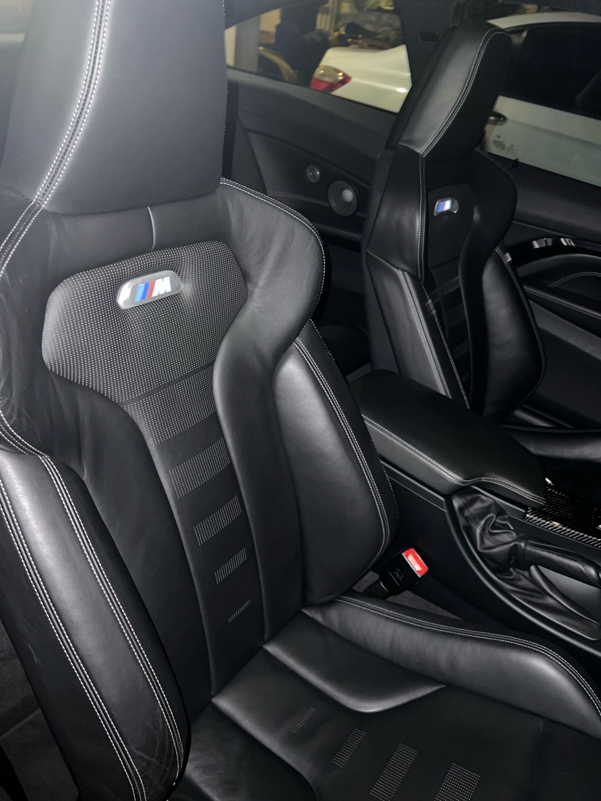 2015 BMW M4 Coupe  3.0 L AT 2015 BMW M4 Coupe  3.0 L AT