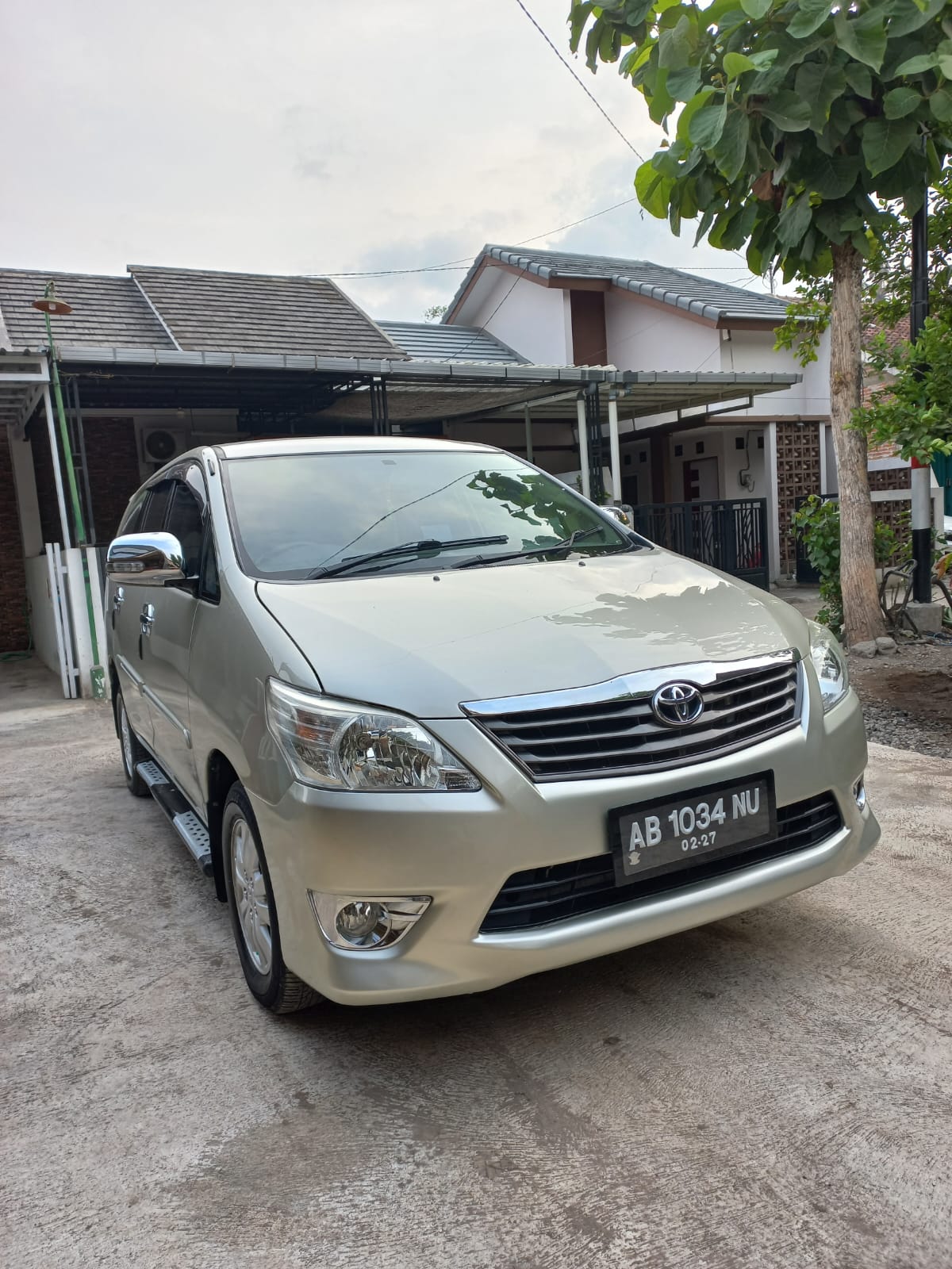 2011 Toyota Kijang Innova 2011 Toyota Kijang Innova