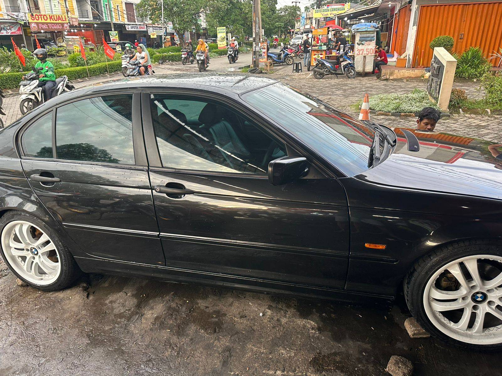 2001 BMW 3 Series Sedan 2001 BMW 3 Series Sedan