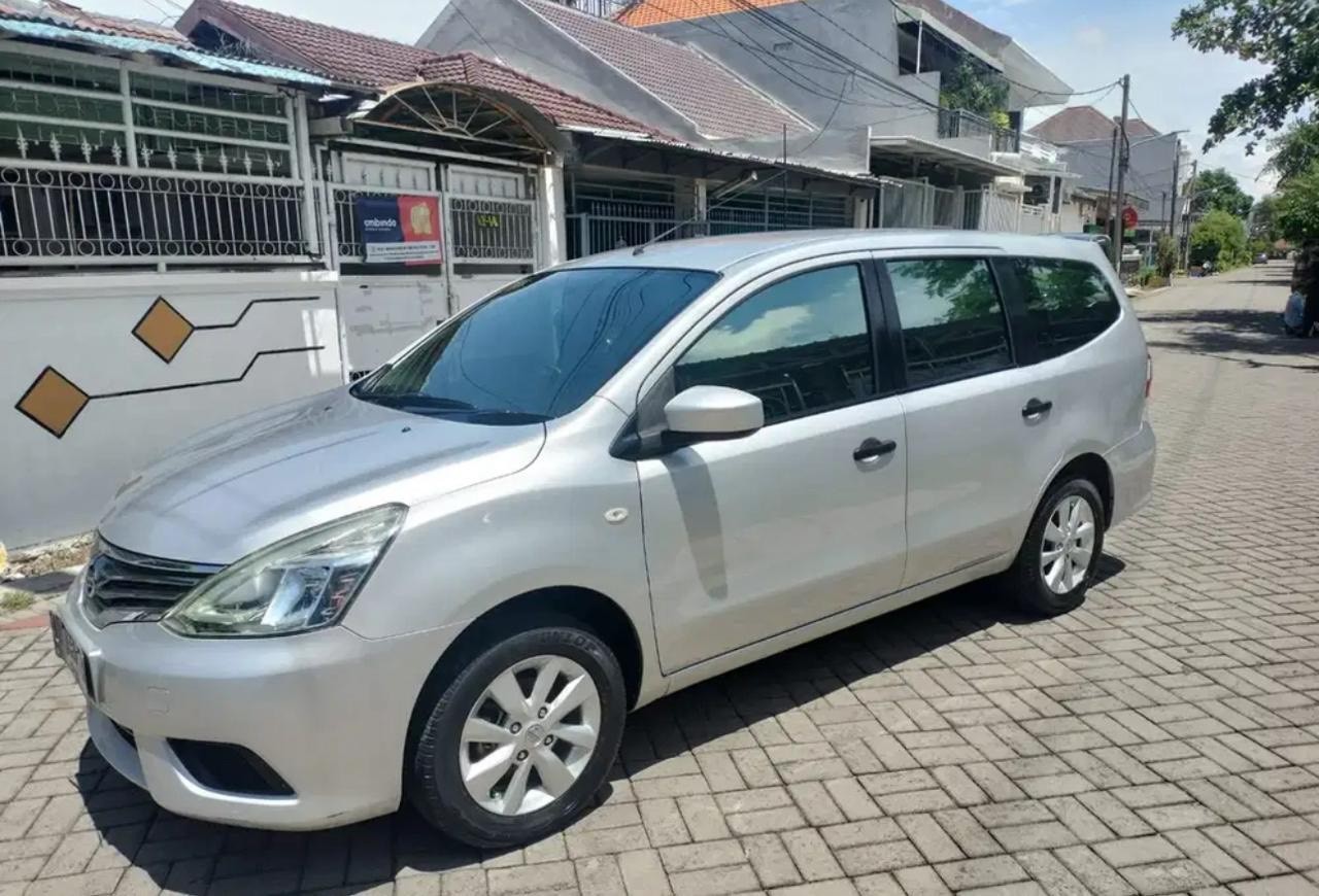 2014 Nissan Grand Livina Bekas 2014 Nissan Grand Livina Bekas
