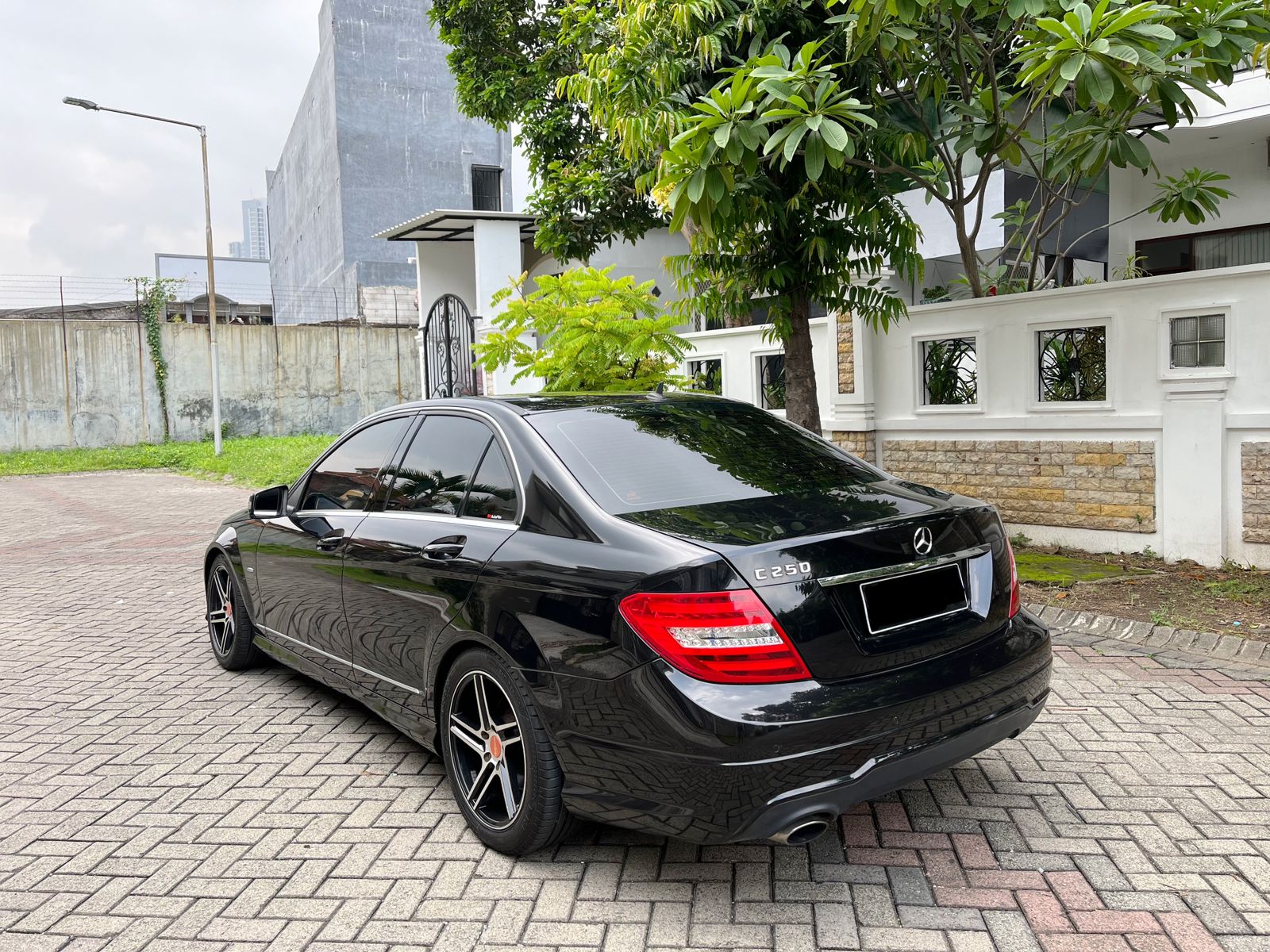 2012 Mercedes Benz C-Class  C 250 AMG AT 2012 Mercedes Benz C-Class  C 250 AMG AT