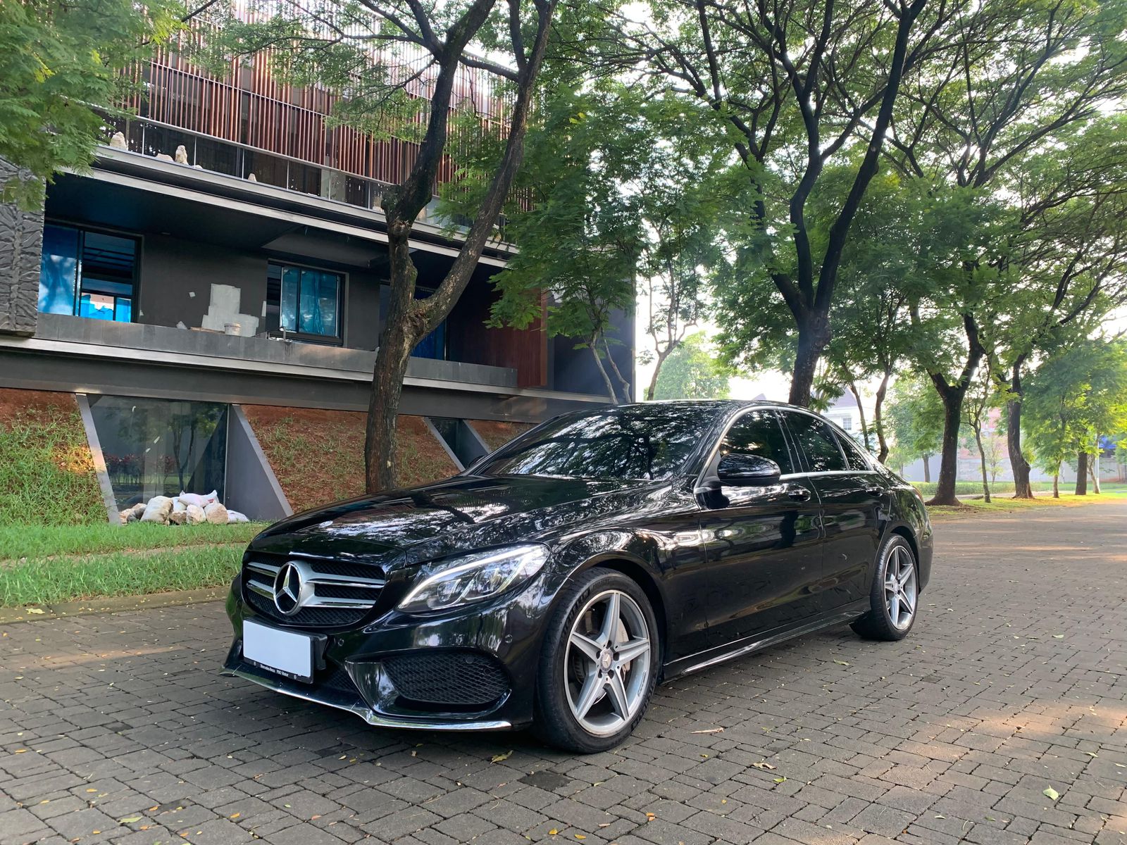 2016 Mercedes Benz C-Class Sedan C 250 AMG Bekas 2016 Mercedes Benz C-Class Sedan C 250 AMG Bekas