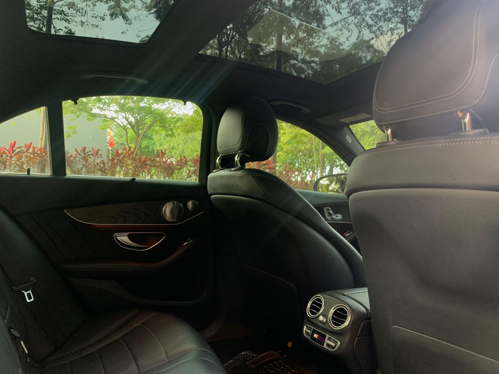 2016 Mercedes Benz C-Class Sedan C 250 AMG 2016 Mercedes Benz C-Class Sedan C 250 AMG