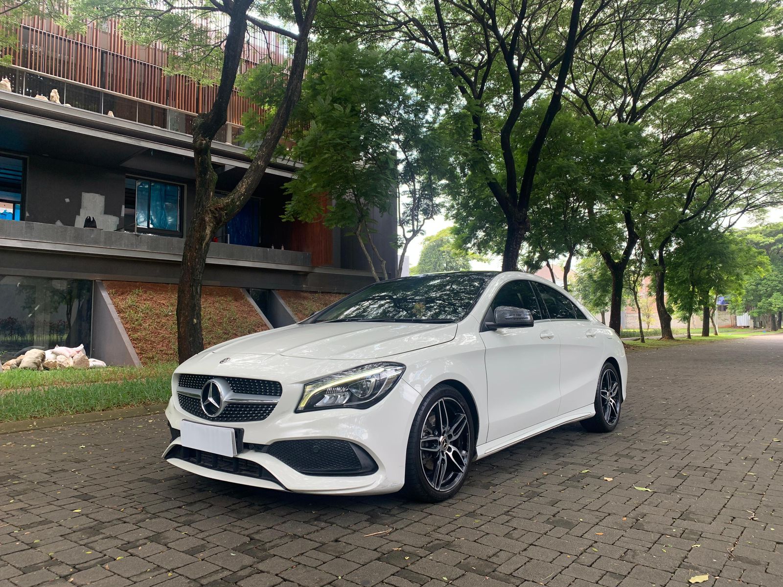 Second Hand 2018 Mercedes Benz CLA-Class 200 AMG Line Second Hand 2018 Mercedes Benz CLA-Class 200 AMG Line