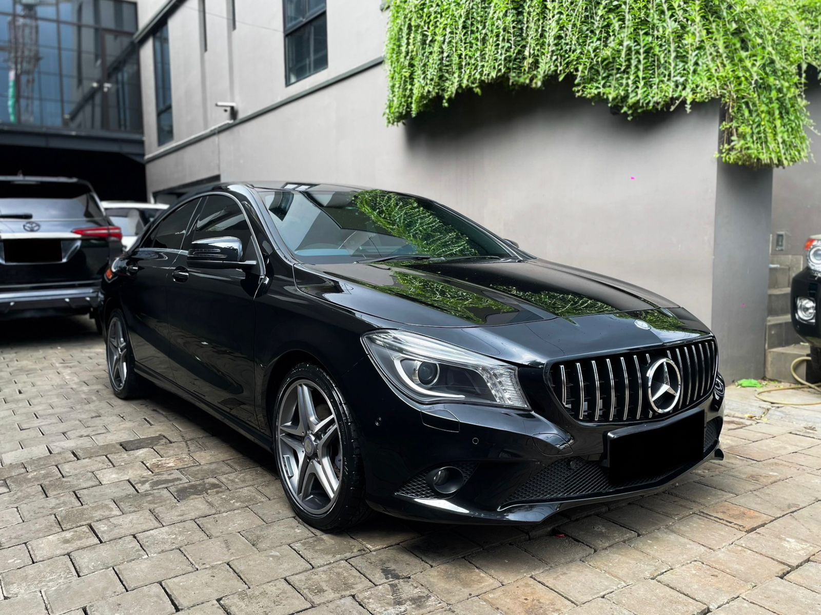 2014 Mercedes Benz CLA-Class  200 AMG Line Bekas 2014 Mercedes Benz CLA-Class  200 AMG Line Bekas
