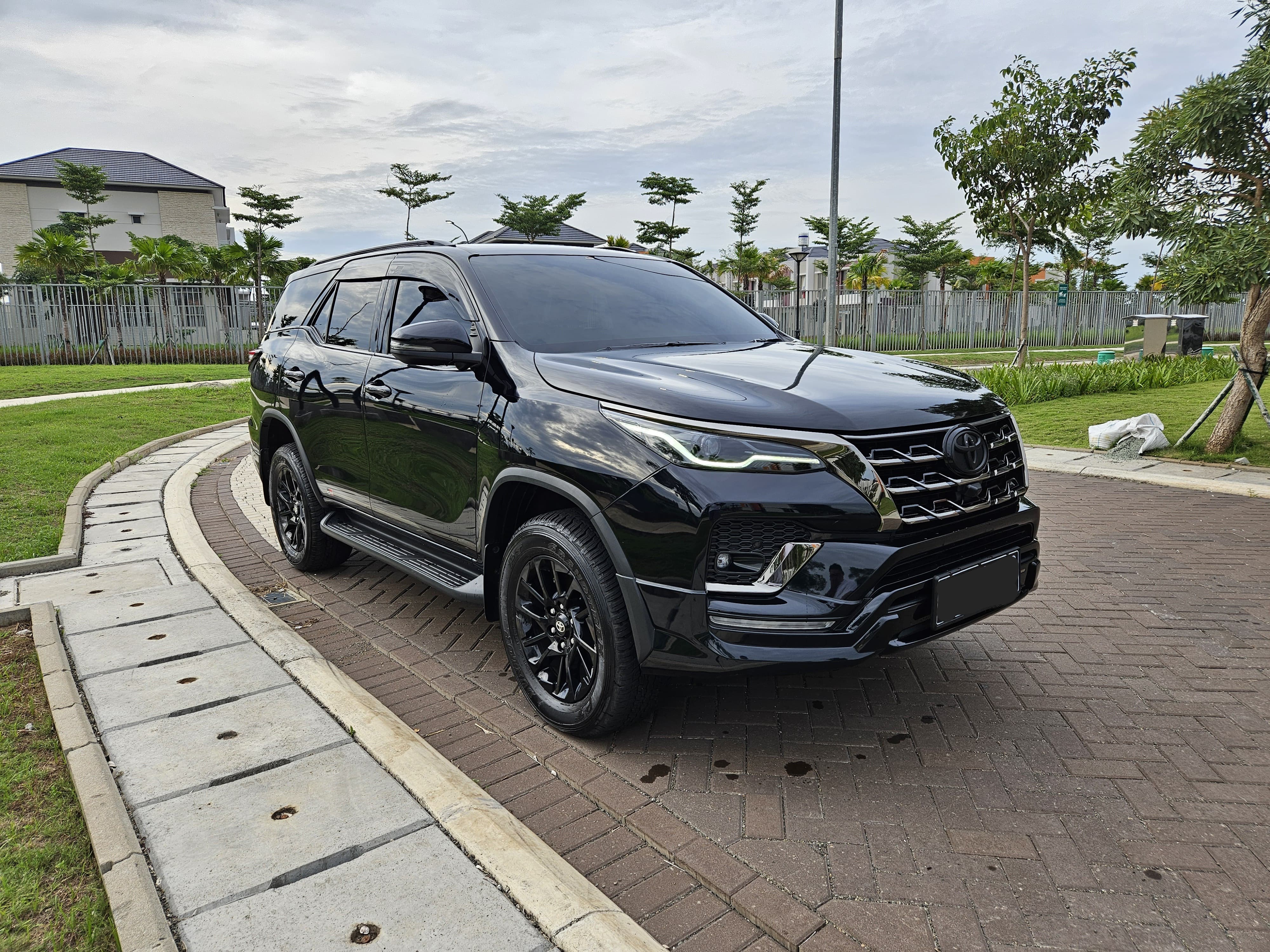 2022 Toyota Fortuner 4x2 2.8 GR Sport AT DSL