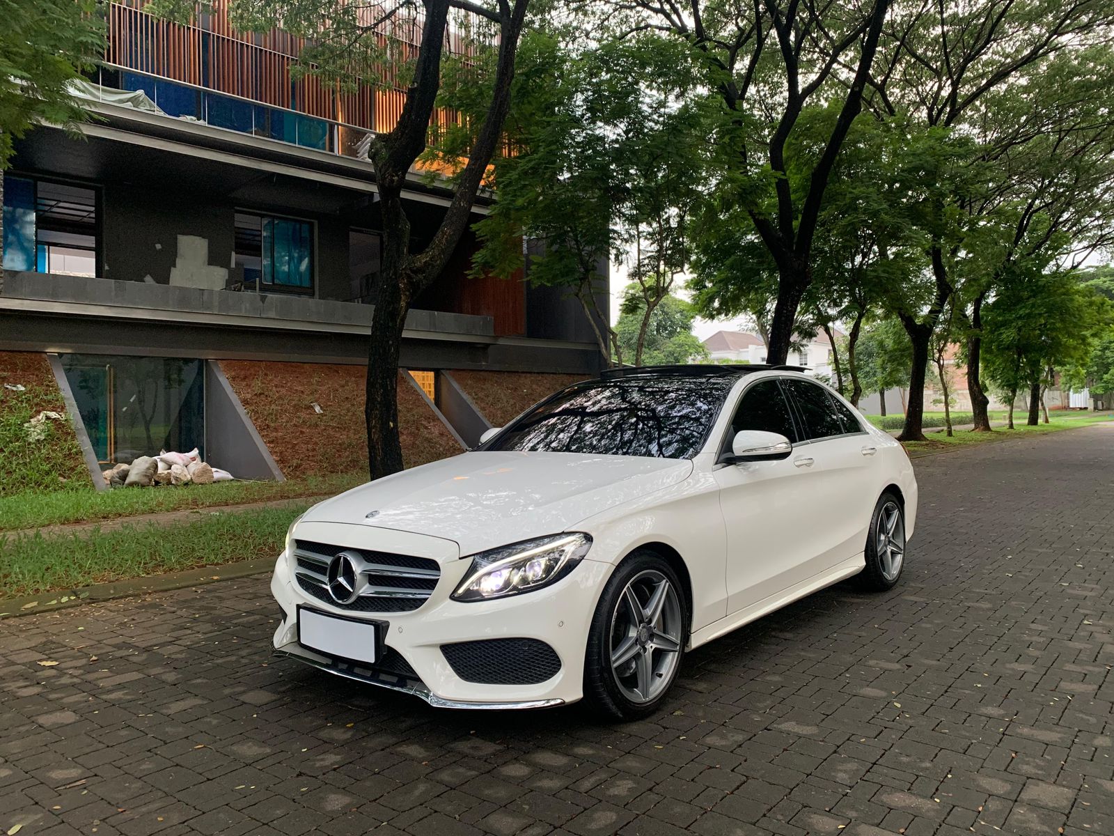 2015 Mercedes Benz C-Class Sedan C 250 AMG 2015 Mercedes Benz C-Class Sedan C 250 AMG