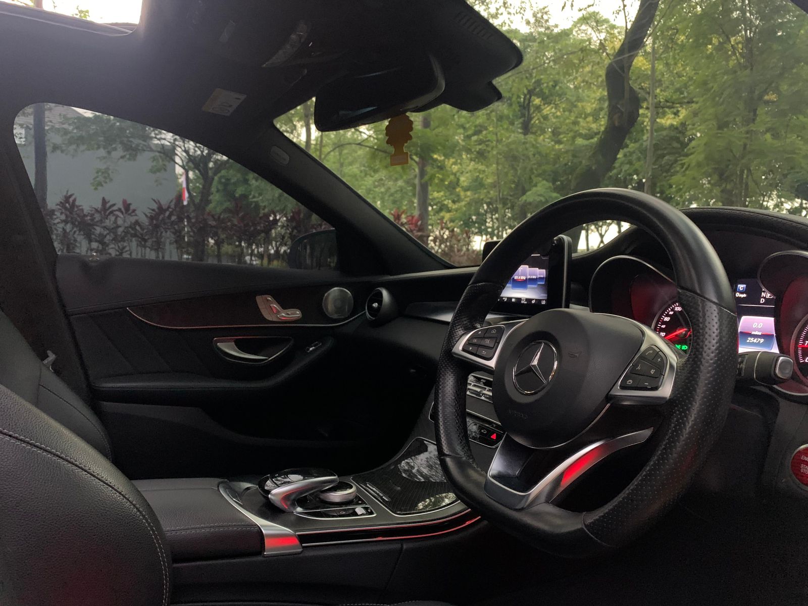 2015 Mercedes Benz C-Class Sedan C 250 AMG 2015 Mercedes Benz C-Class Sedan C 250 AMG