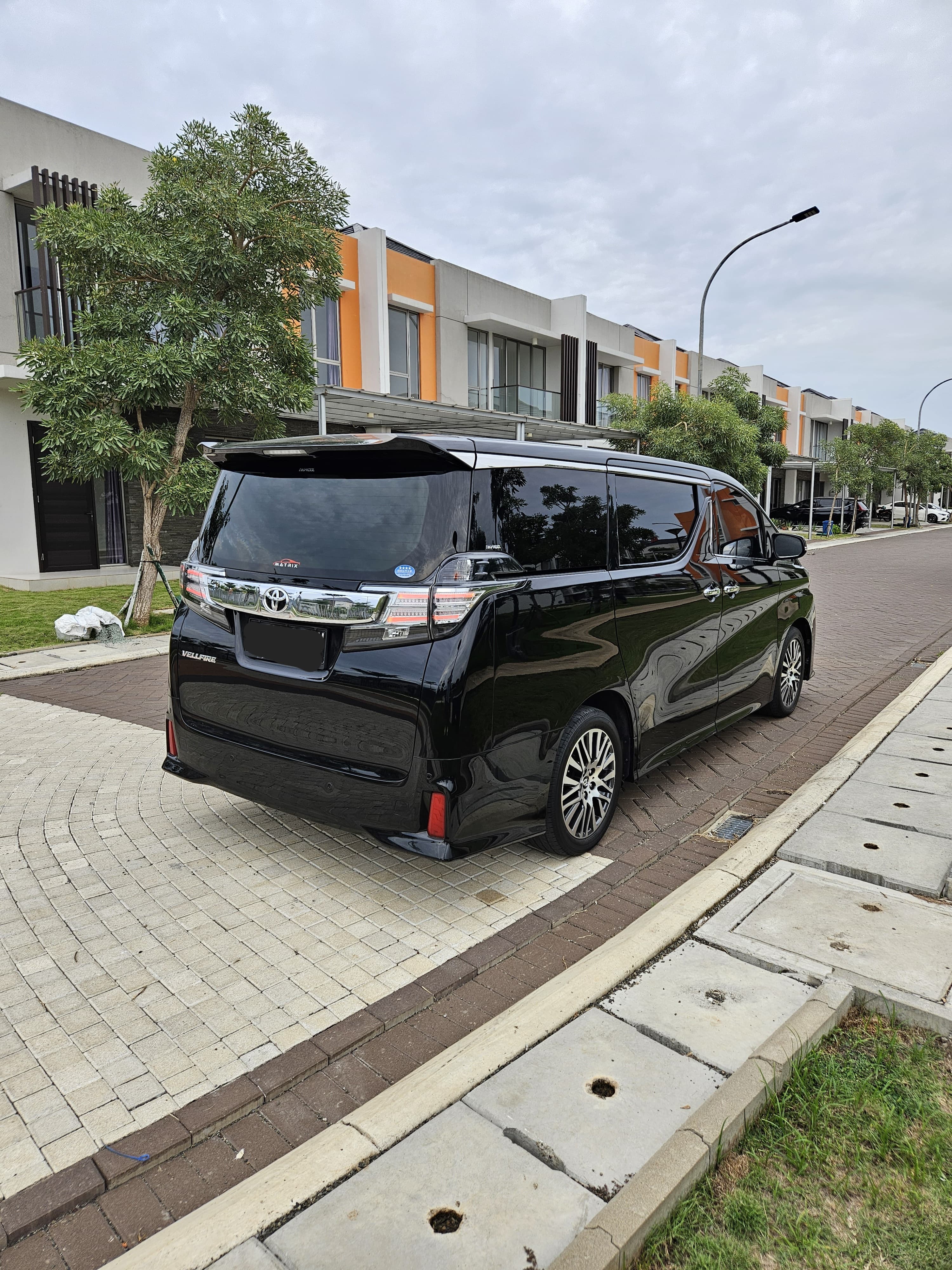 2015 Toyota Vellfire  2.4 Z AT 2015 Toyota Vellfire  2.4 Z AT