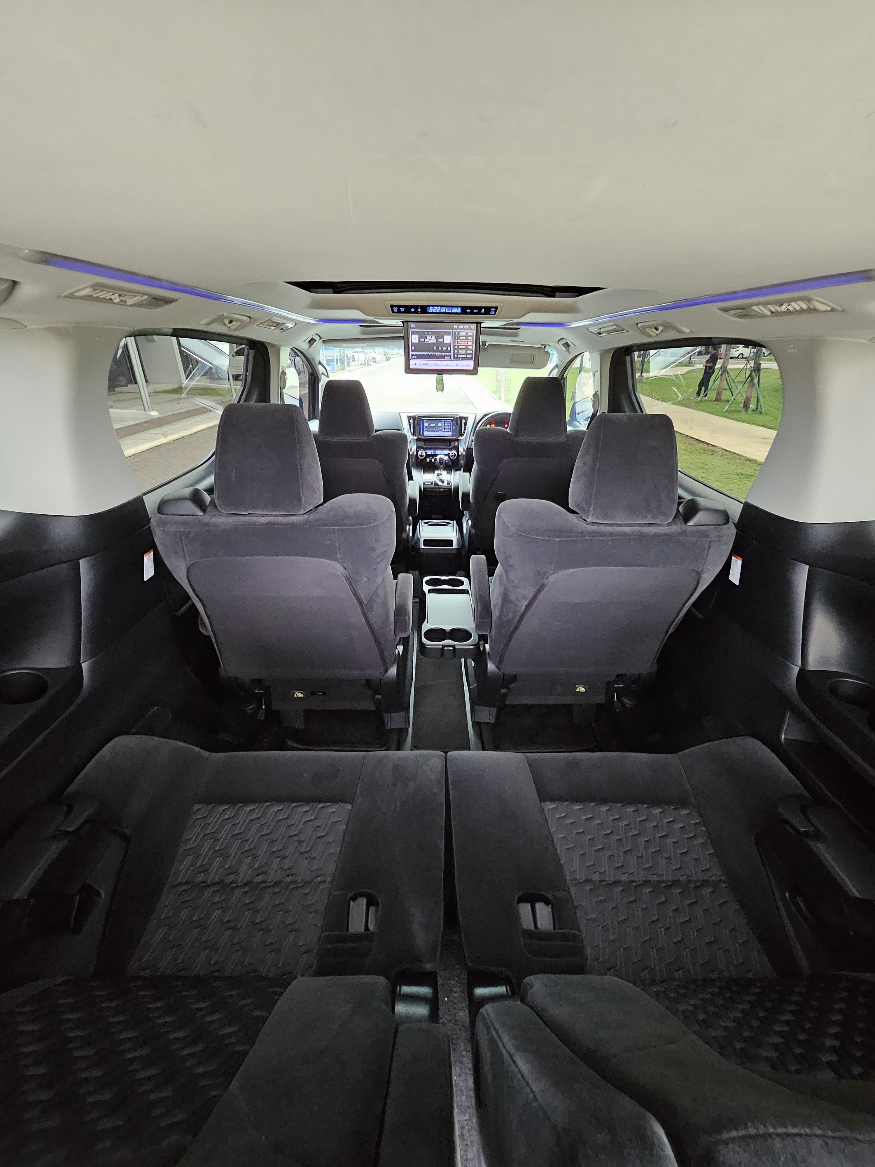 2015 Toyota Vellfire  2.4 Z AT 2015 Toyota Vellfire  2.4 Z AT