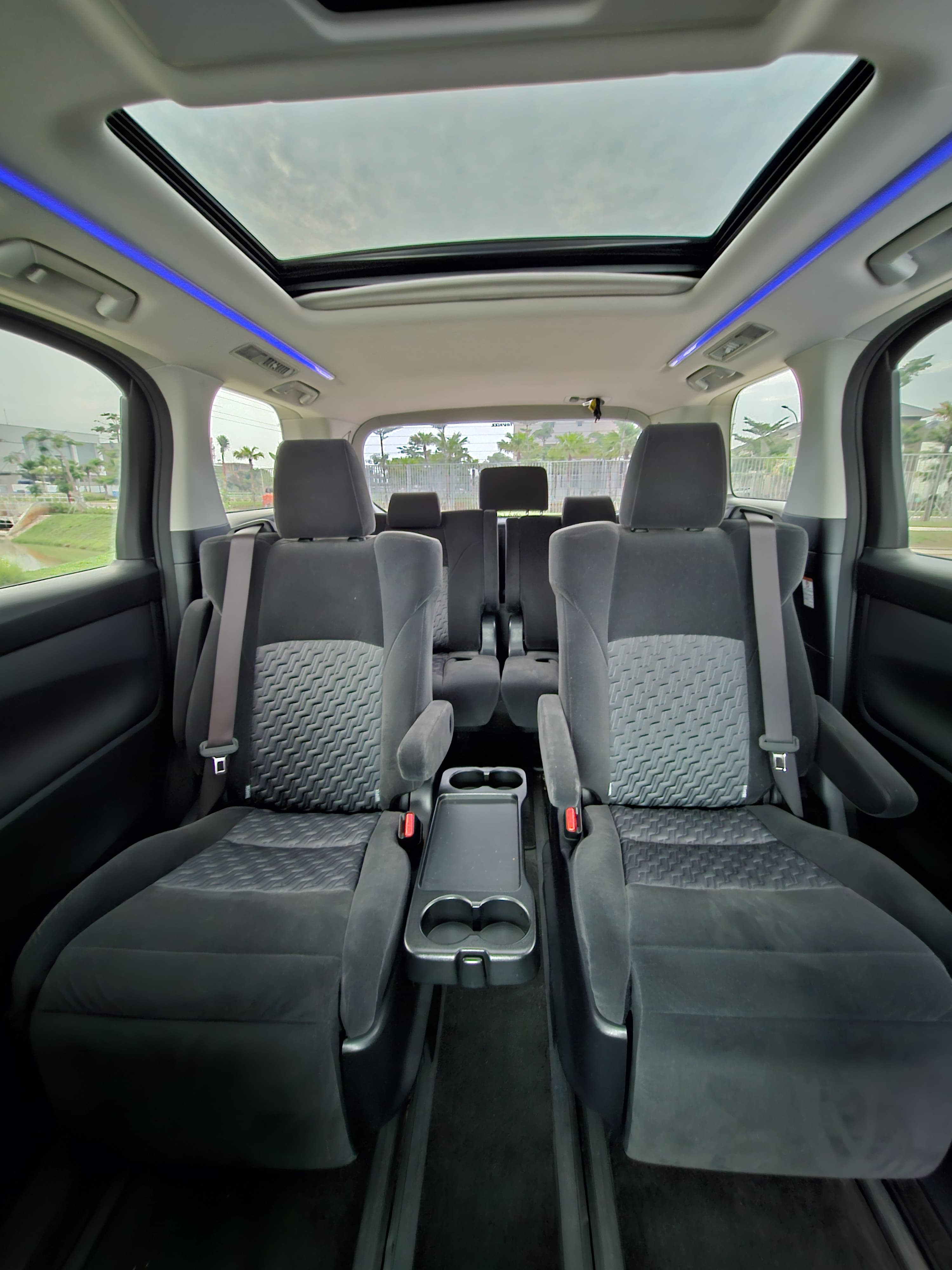 2015 Toyota Vellfire  2.4 Z AT 2015 Toyota Vellfire  2.4 Z AT