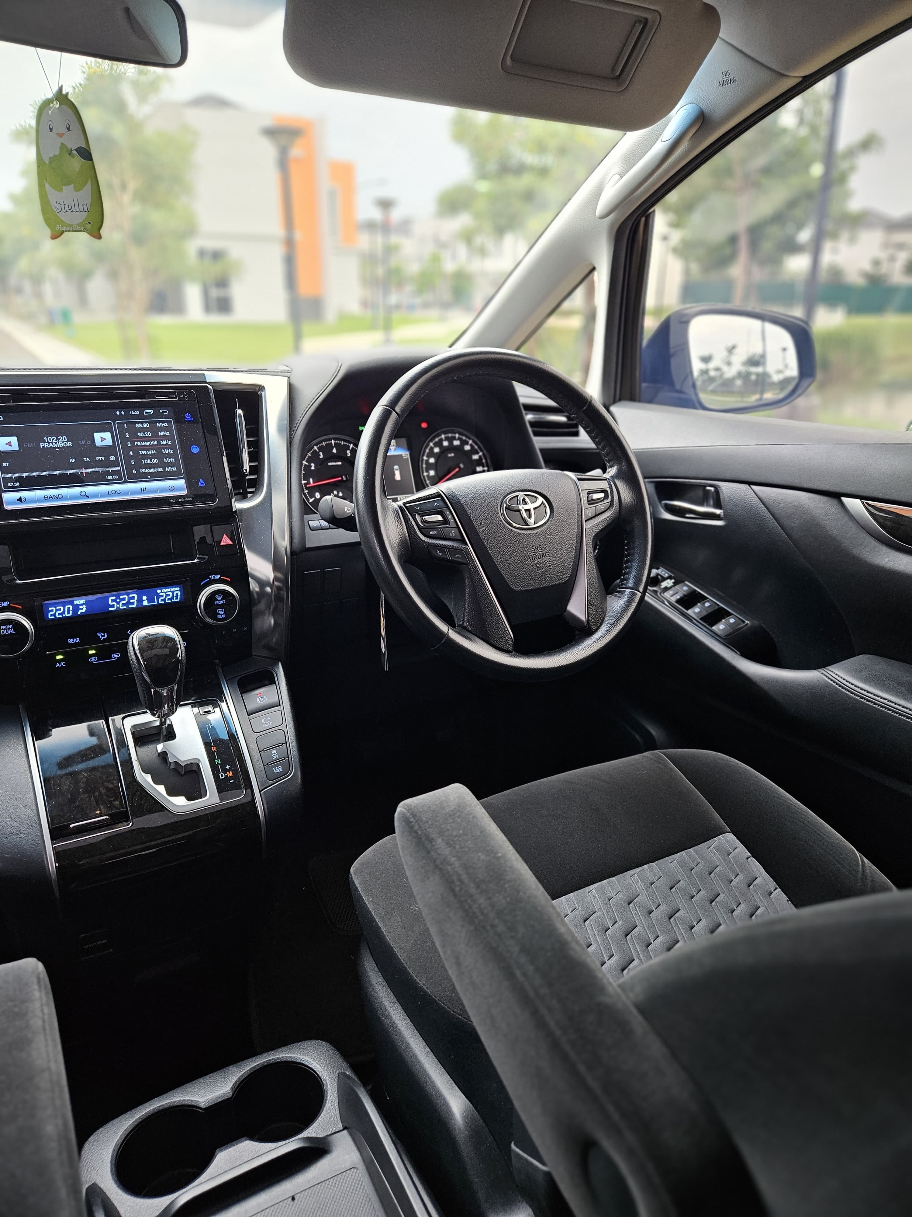 2015 Toyota Vellfire  2.4 Z AT 2015 Toyota Vellfire  2.4 Z AT