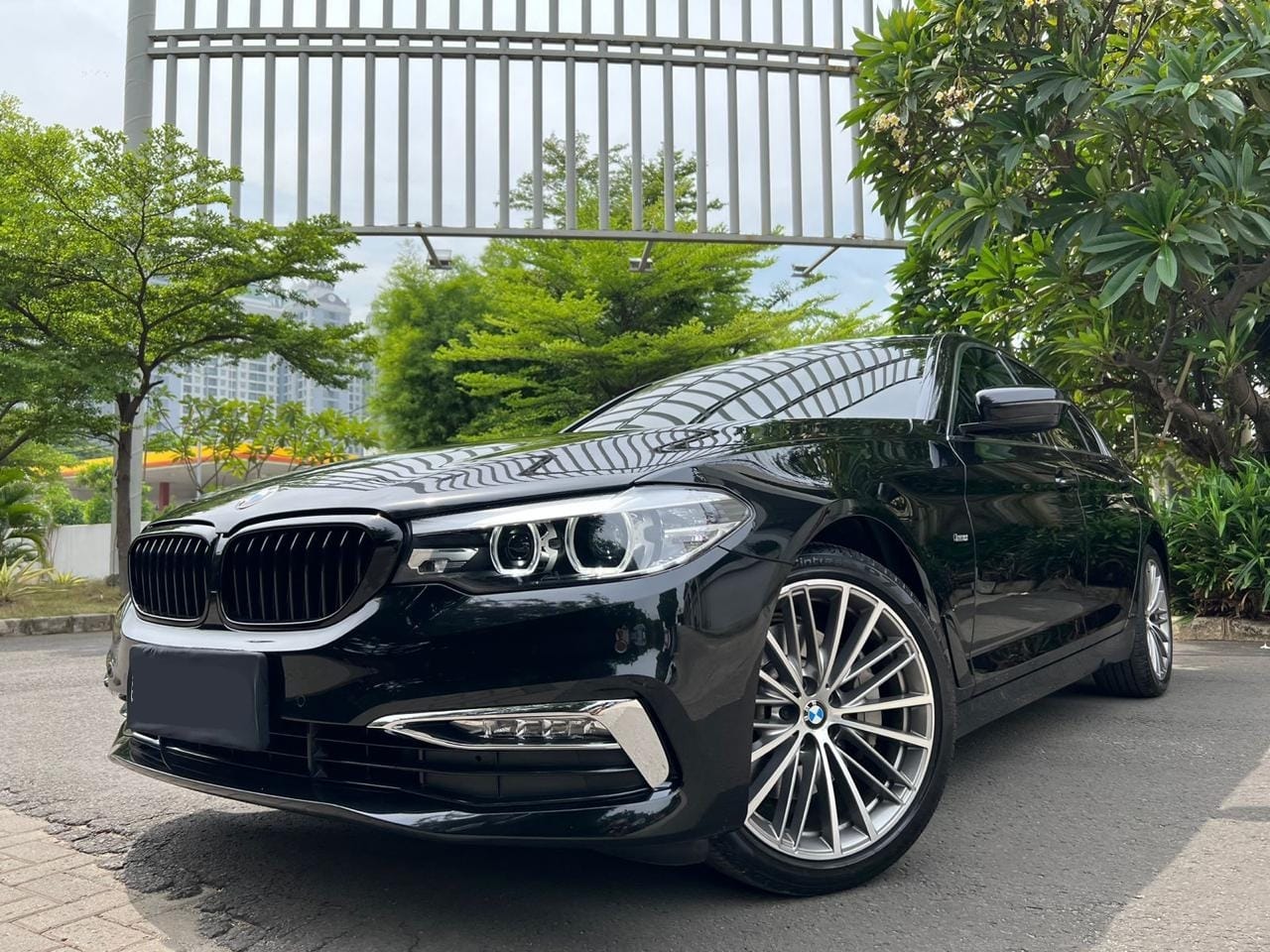 2019 BMW 5 Series Sedan  530I E39 AT Bekas 2019 BMW 5 Series Sedan  530I E39 AT Bekas