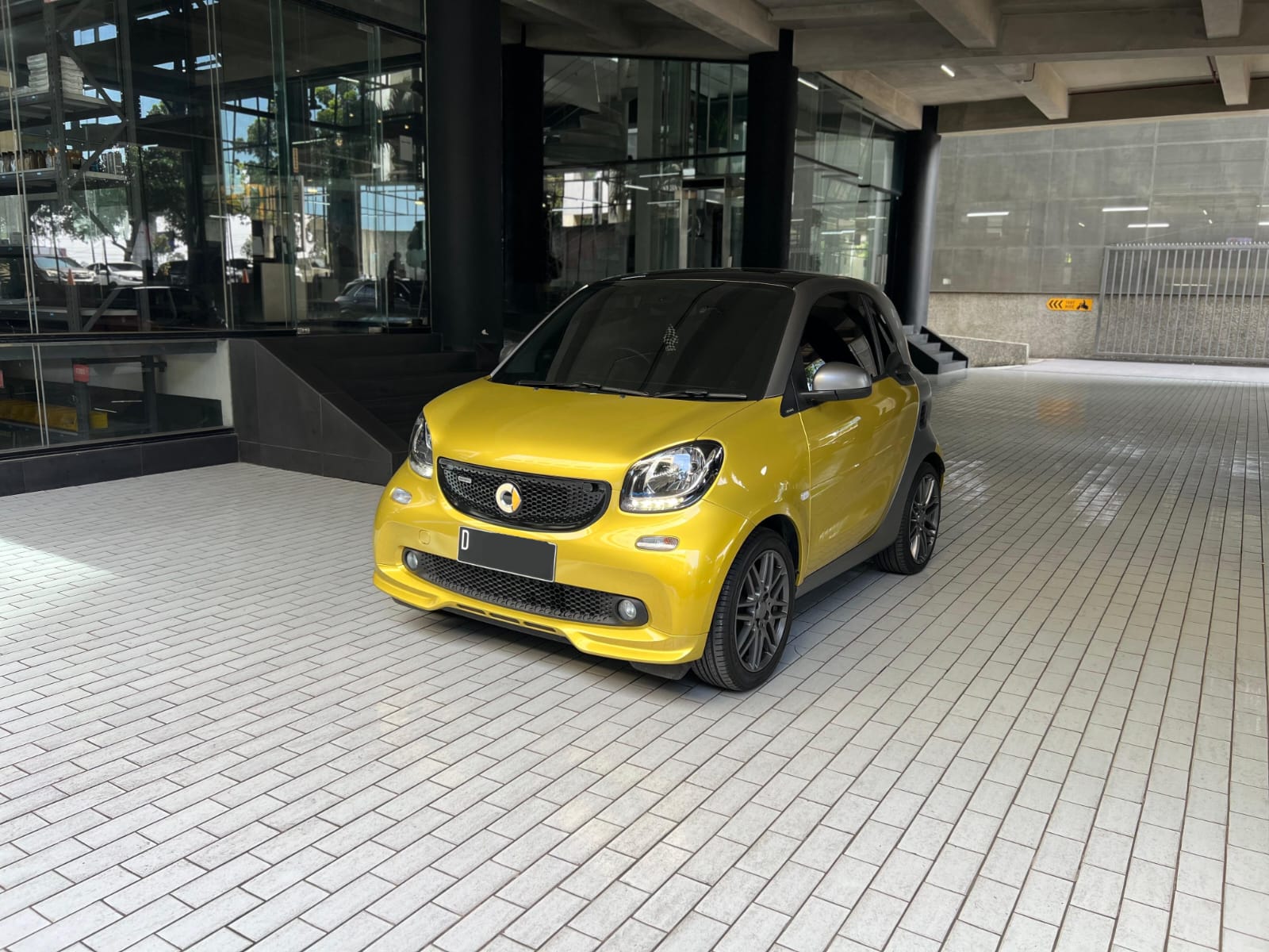 2014 Smart Fortwo BRABUS A/T Bekas 2014 Smart Fortwo BRABUS A/T Bekas