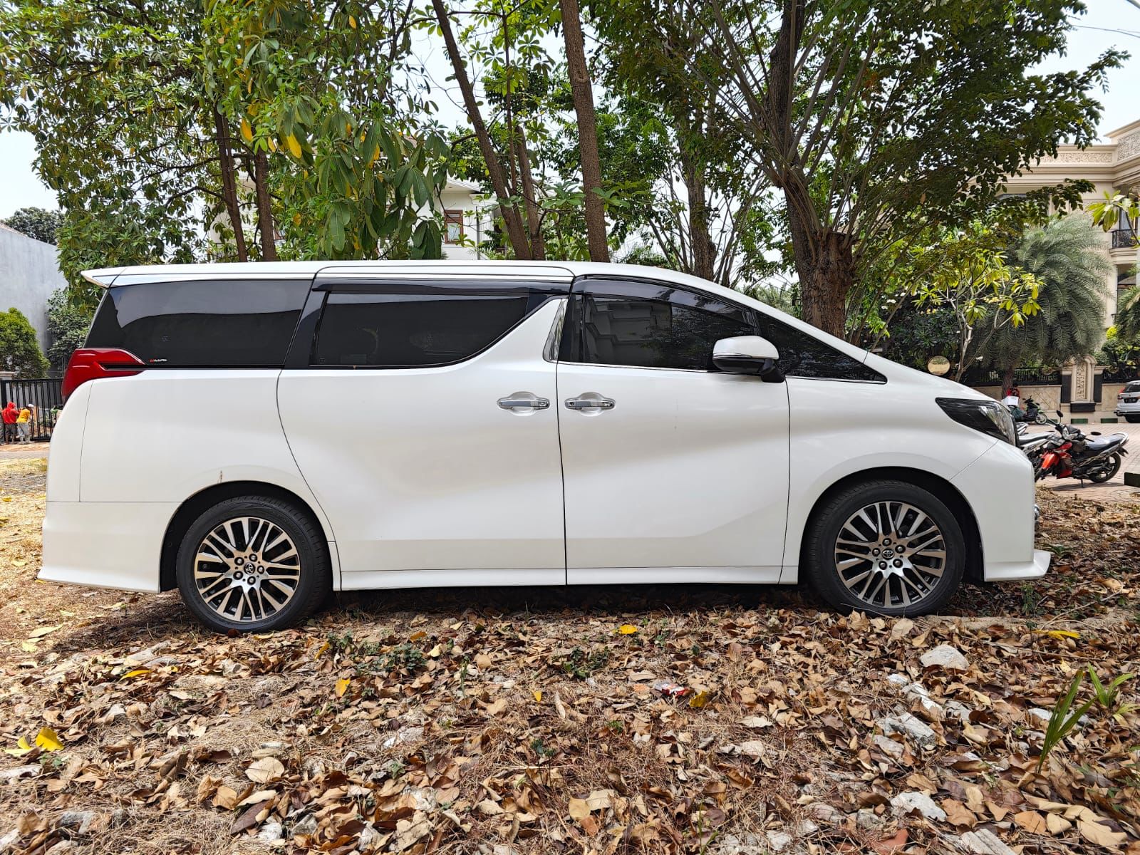2016 Toyota Alphard  2.5 G 2016 Toyota Alphard  2.5 G