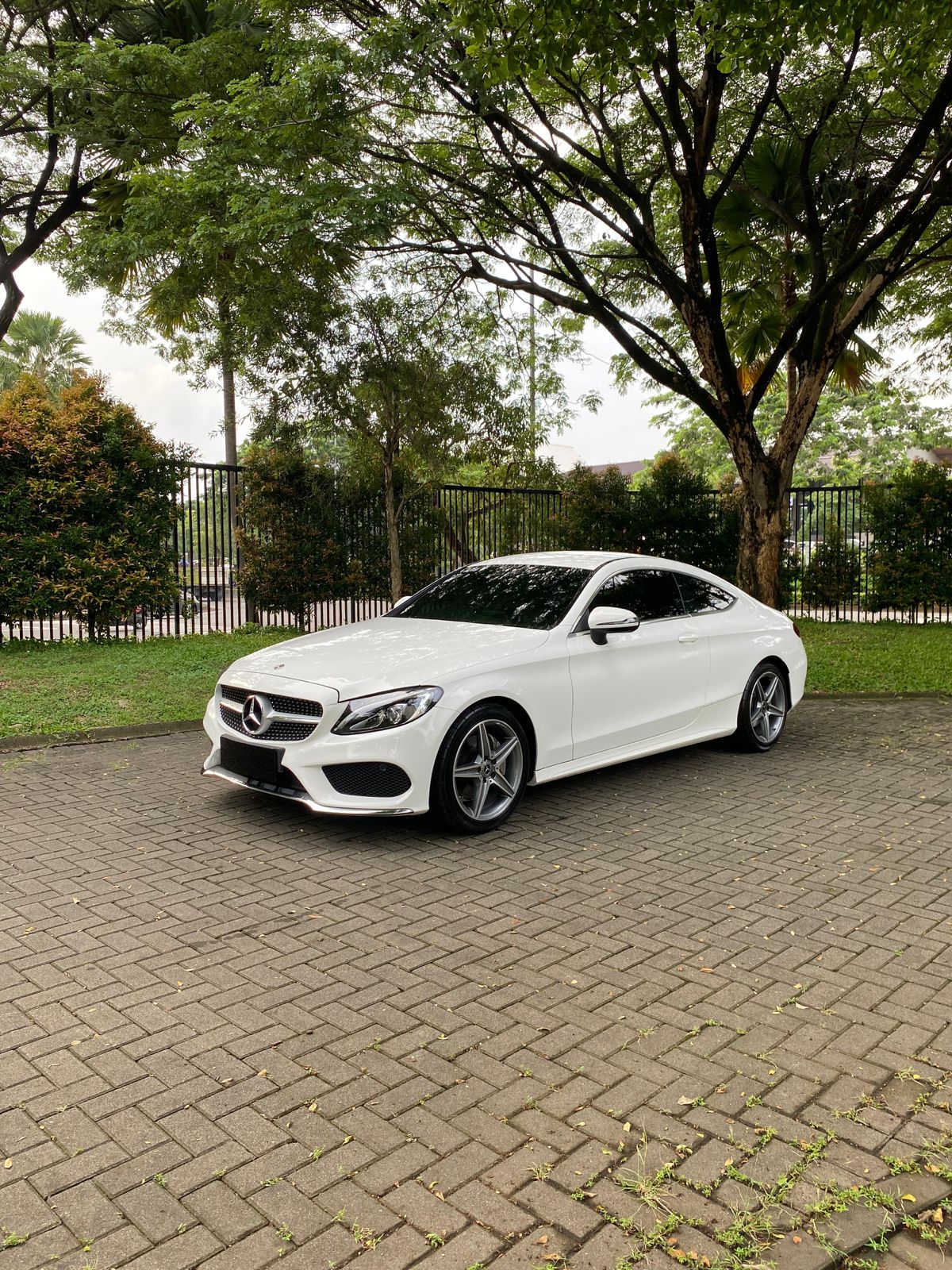 Second Hand 2018 Mercedes Benz C-Class Coupe C 200 Coupe AMG Line Second Hand 2018 Mercedes Benz C-Class Coupe C 200 Coupe AMG Line